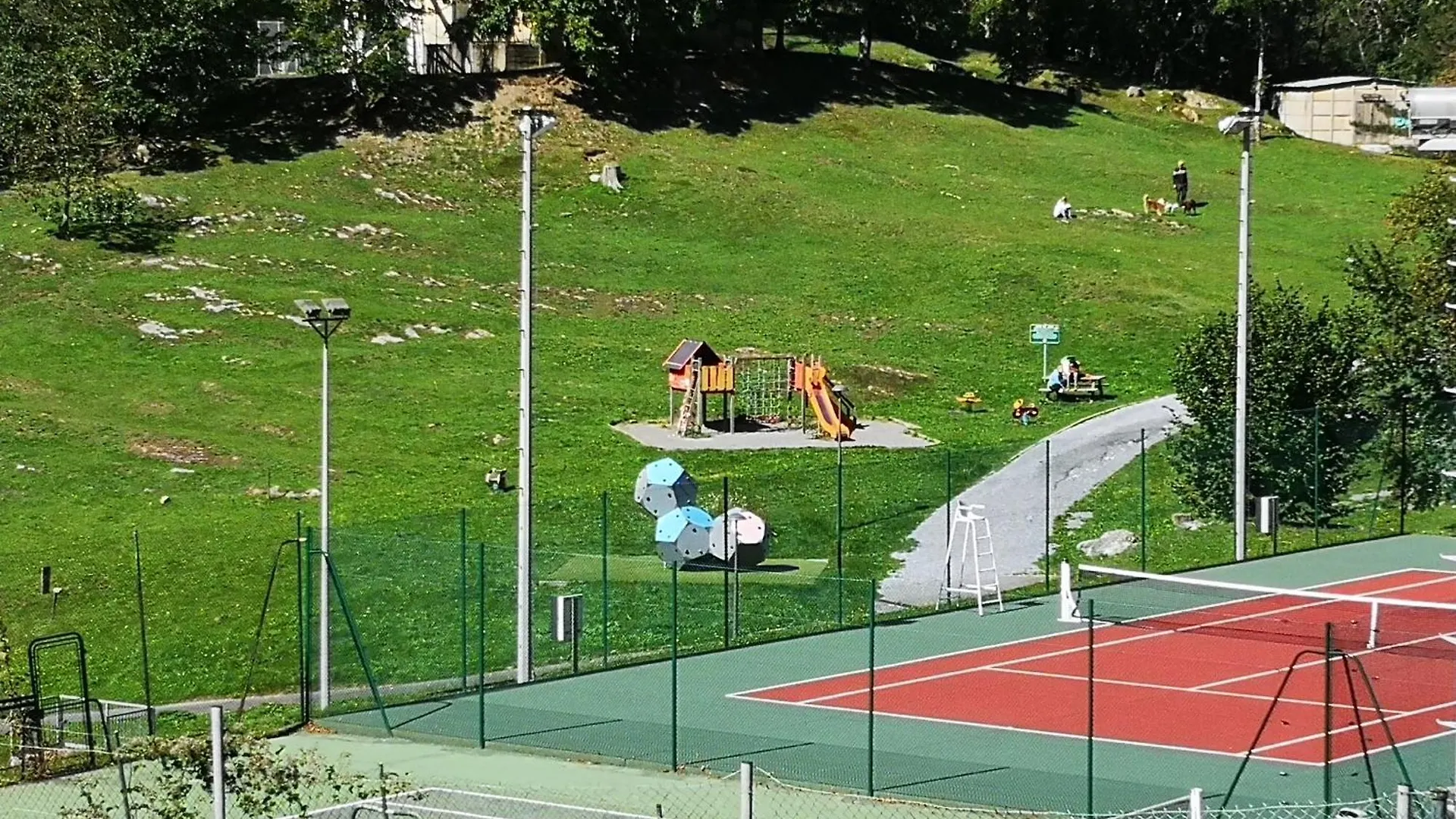 Daire Cauterets Appart Centre Ville Et Calme Ideal Pr Rando, Ski Et Cure